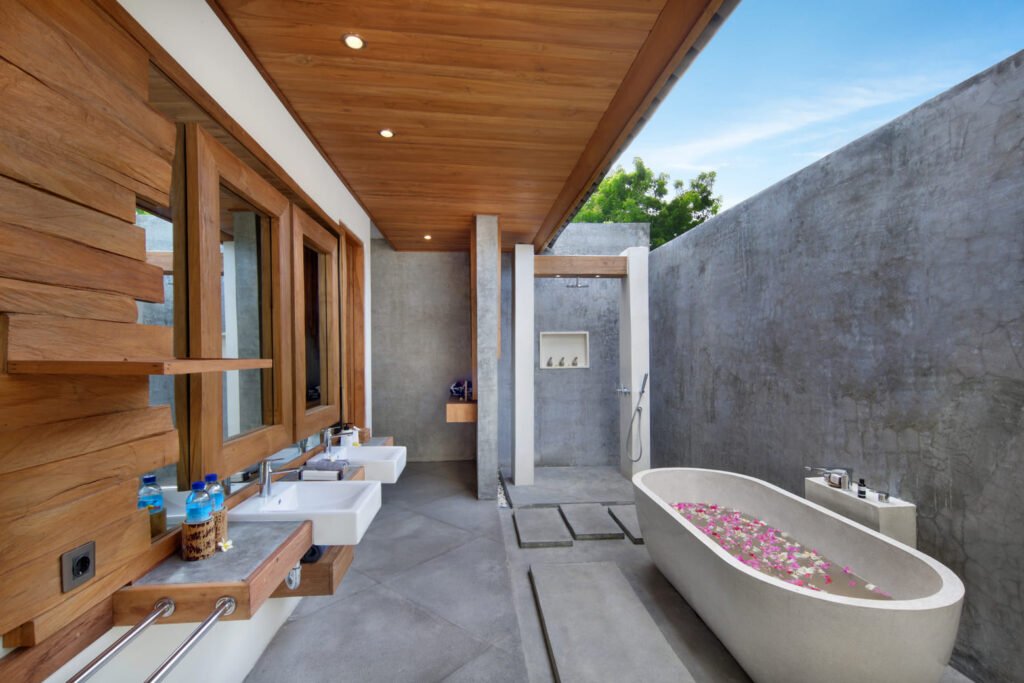Superior Suite, bathroom detail