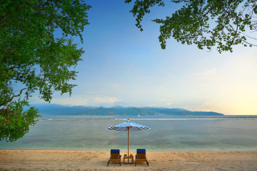 Shoreline and turquoise water at Ponte Villas, Gili Trawangan